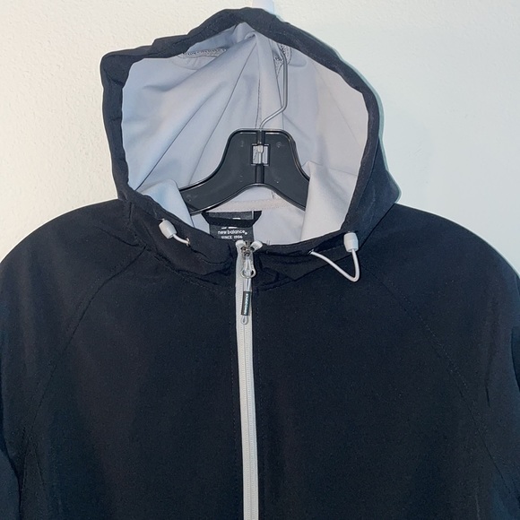 NEW BALANCE Wind Breaker Rain Black Full Zip Up Cord Drawstring Jacket Hoodie M - Picture 2 of 10